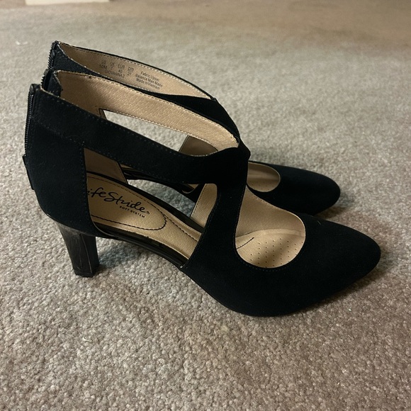 Life Stride Women's Black Suede Heels - Picture 1 of 6
